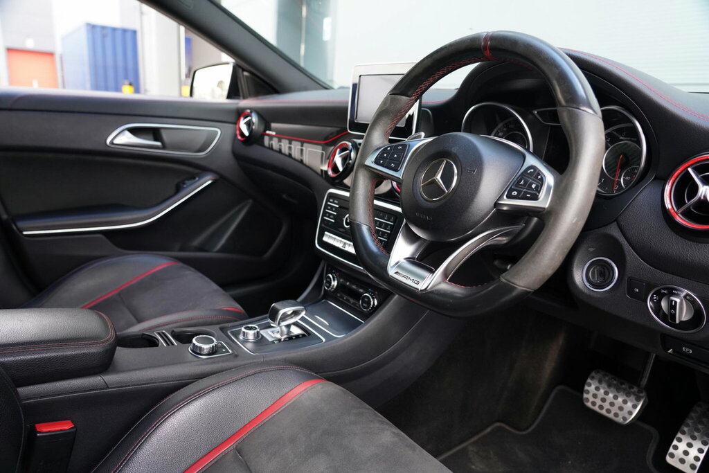 Mercedes-Benz CLA Class Cla 220 D Amg Line Black #2