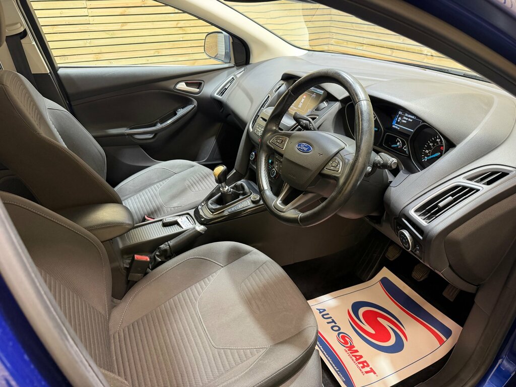 Ford Focus 1.5 Tdci Titanium Hatchback Euro Blue #6