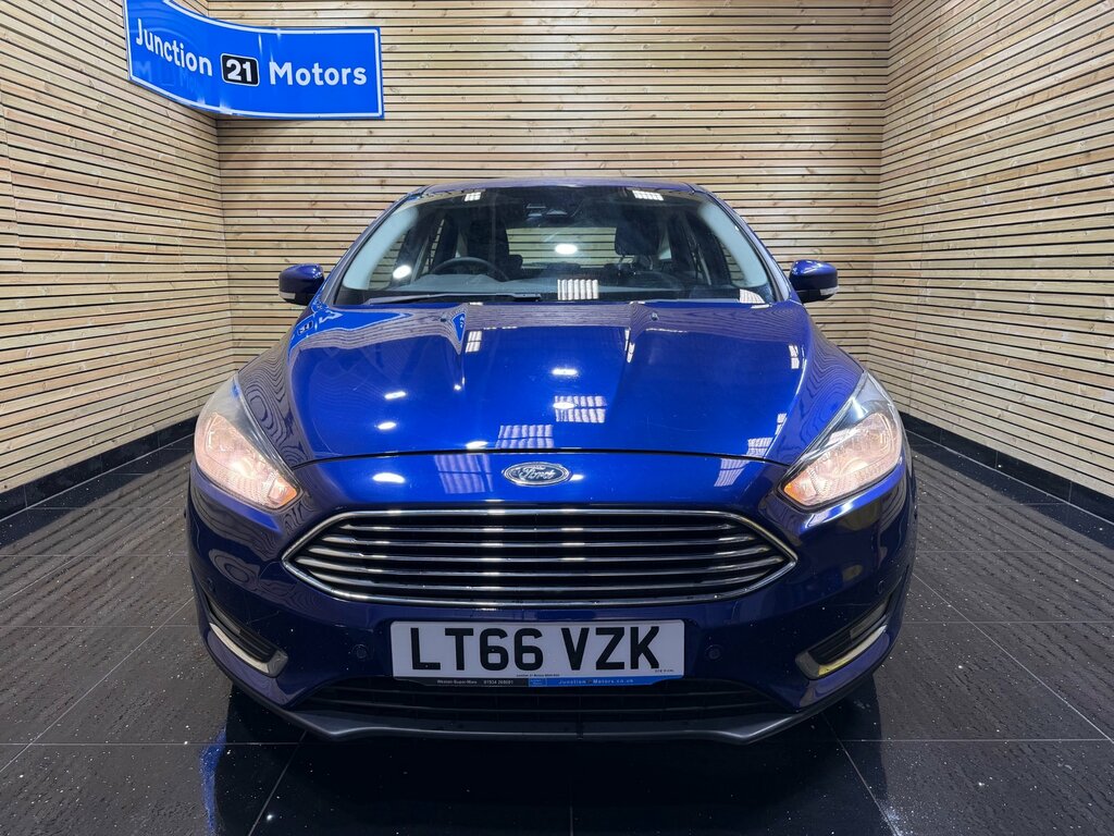 Ford Focus 1.5 Tdci Titanium Hatchback Euro Blue #2
