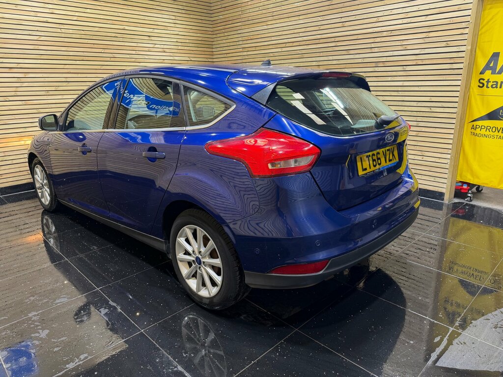 Ford Focus 1.5 Tdci Titanium Hatchback Euro Blue #4