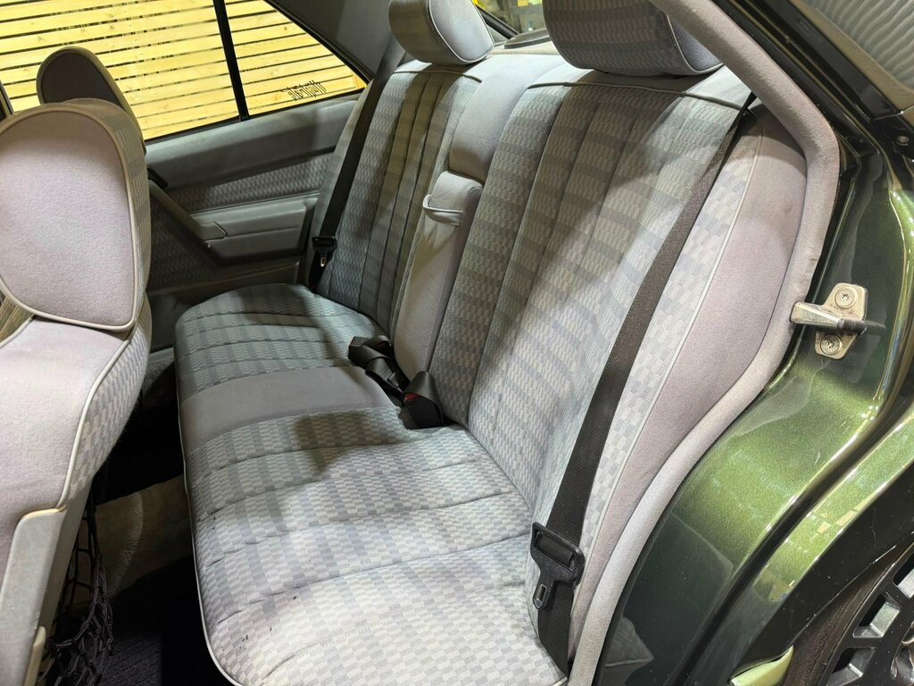 Mercedes-Benz 190 190E 1.8 Blue #15
