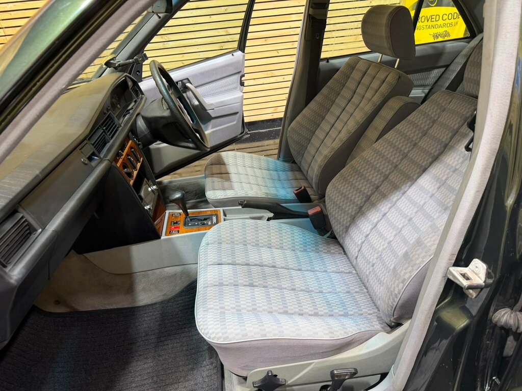 Mercedes-Benz 190 190E 1.8 Blue #16