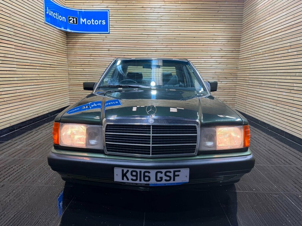 Mercedes-Benz 190 Saloon Purple #2