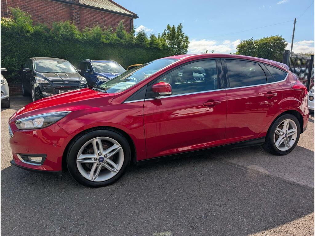 Ford Focus 1.0T Ecoboost Titanium Euro 6 S S Red #2