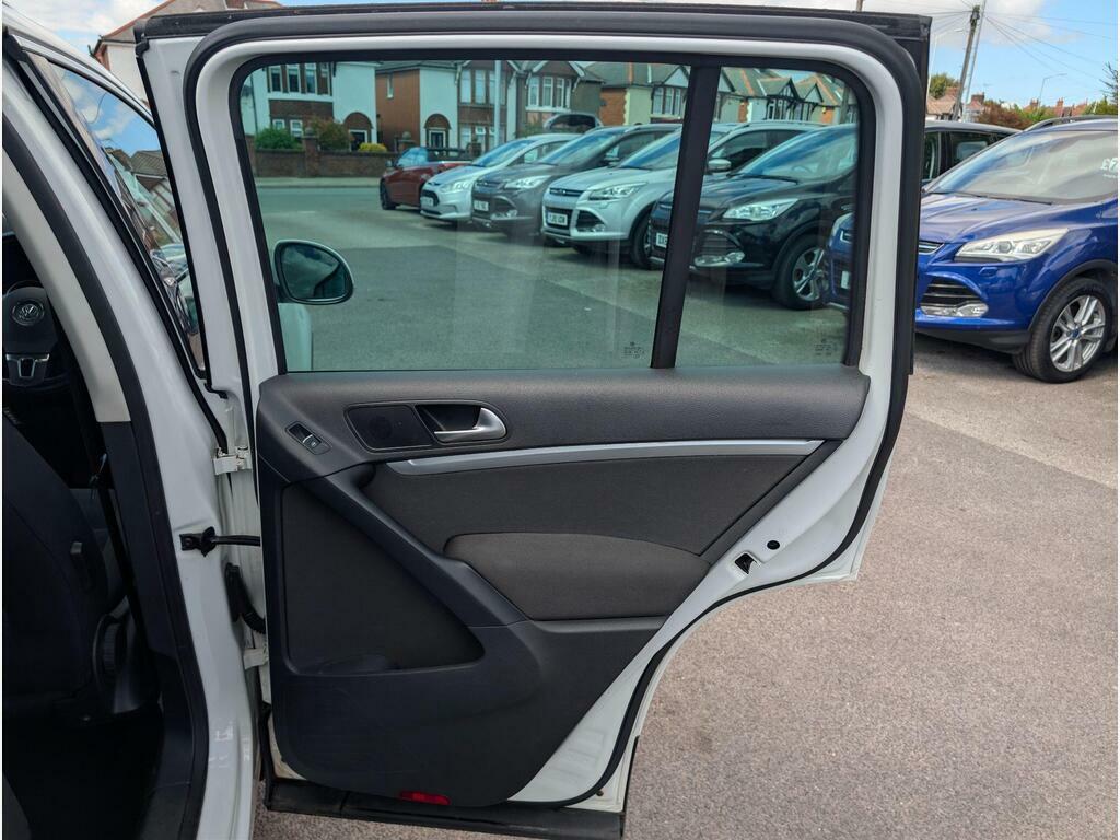 Volkswagen Tiguan 2.0 Tdi Bluemotion Tech Match Suv Dsg 4 Grey #28