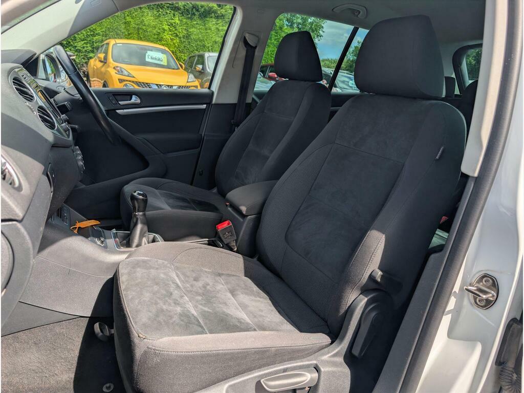 Volkswagen Tiguan 2.0 Tdi Bluemotion Tech Match Suv Dsg 4 Grey #40
