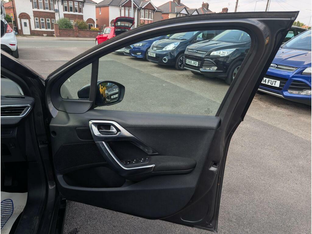 Peugeot 2008 2008 Active Bluehdi Grey #24
