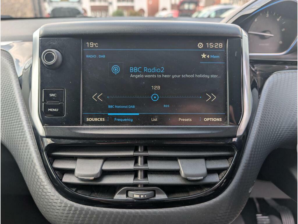 Peugeot 2008 2008 Active Bluehdi Grey #16