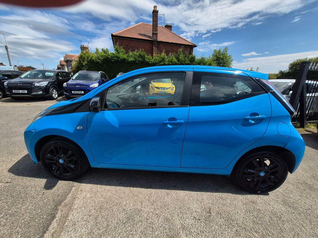 Toyota Aygo 1.0 Vvt-i X-cite Euro 6 Blue #2