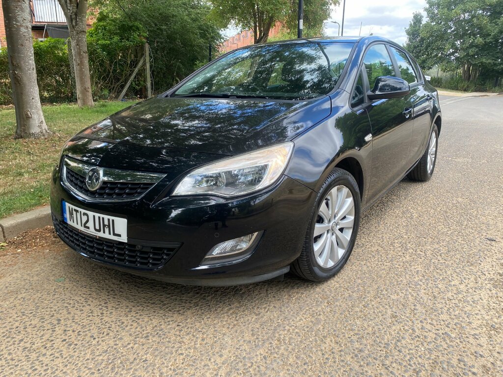 Vauxhall Astra 1.6 16V Exclusiv Hatchback Euro 5 Black