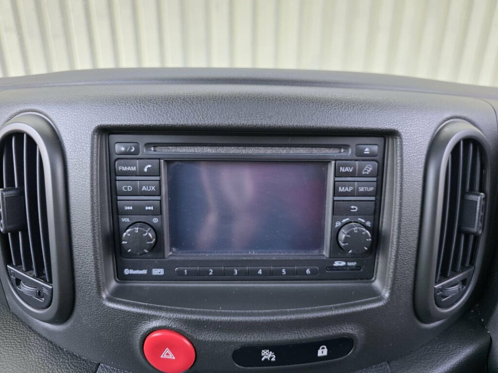 Nissan Cube Hatchback Kaizen 2010 White #31