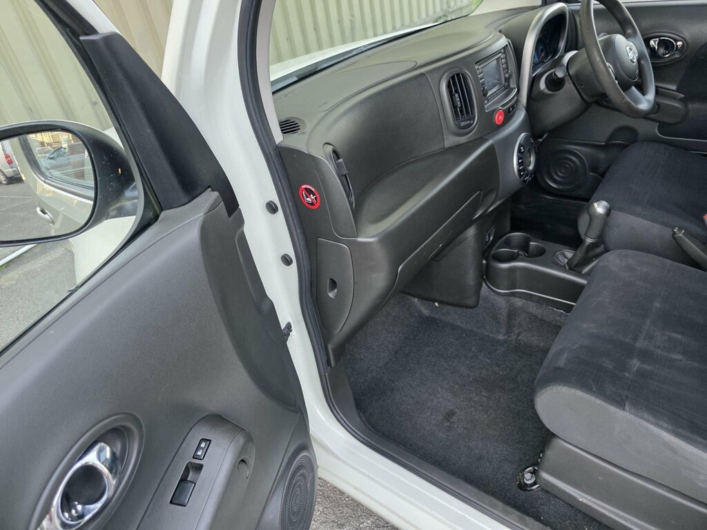 Nissan Cube Hatchback Kaizen 2010 White #25