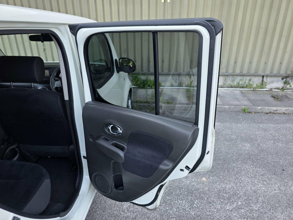 Nissan Cube Hatchback Kaizen 2010 White #17