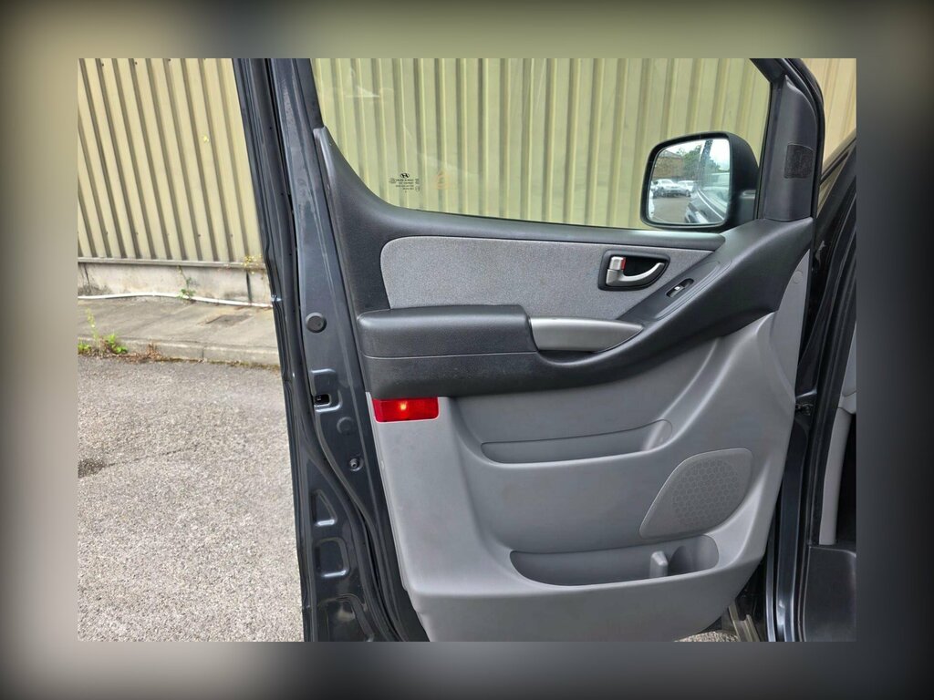 Hyundai I800 2.5 Se Nav Crdi White #13