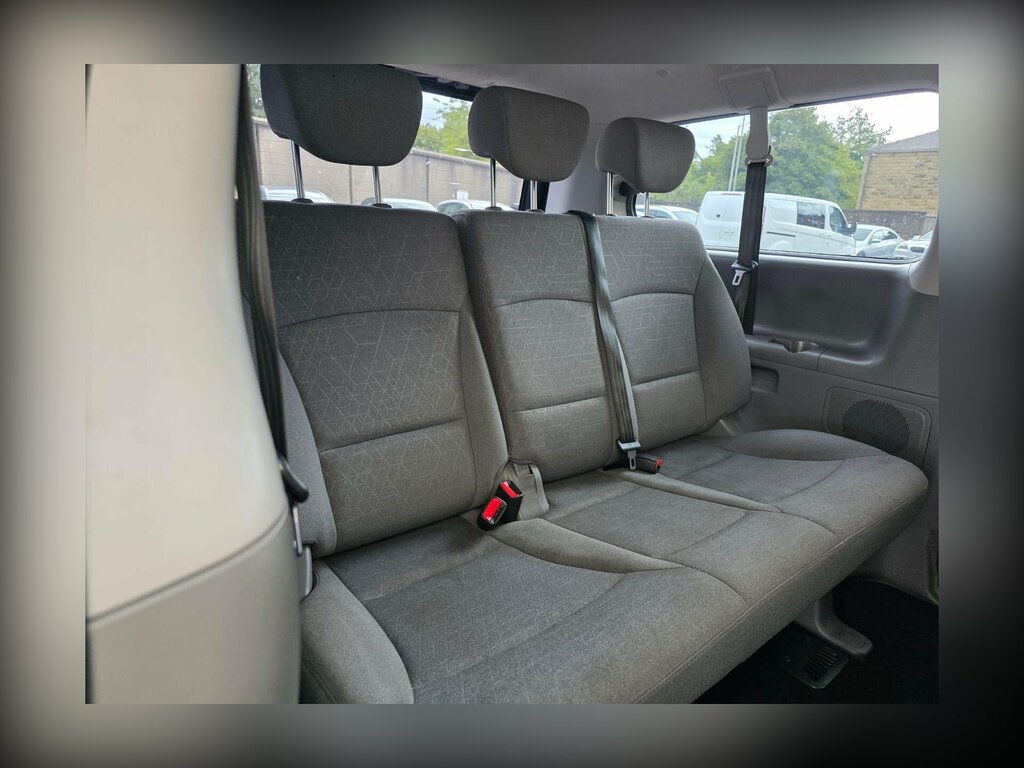 Hyundai I800 2.5 Se Nav Crdi White #7
