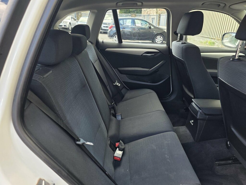 BMW X1 Estate Xdrive18d Black #16