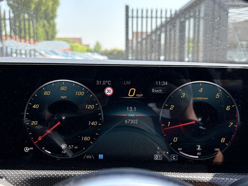 Mercedes-Benz CLA Class Cla 200 Amg Line Tip Red #54