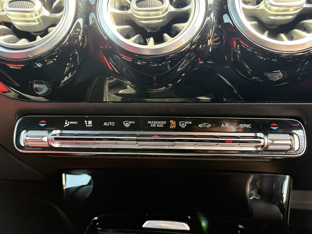 Mercedes-Benz CLA Class Cla 200 Amg Line Tip Red #58