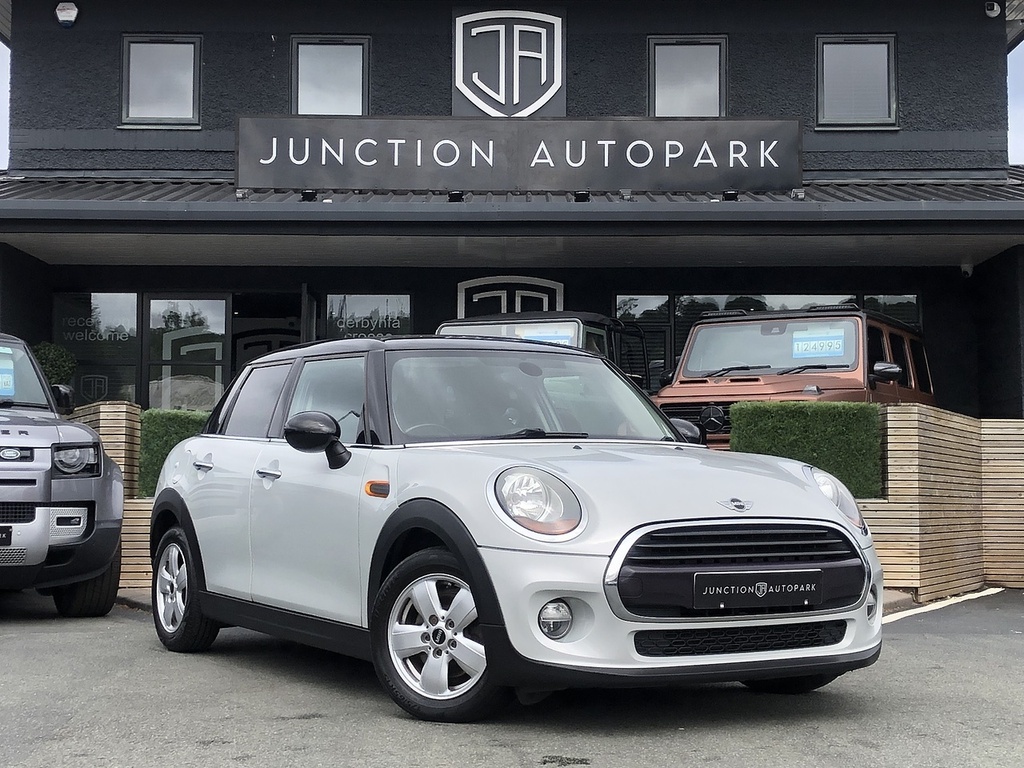 Mini Hatch Cooper D White