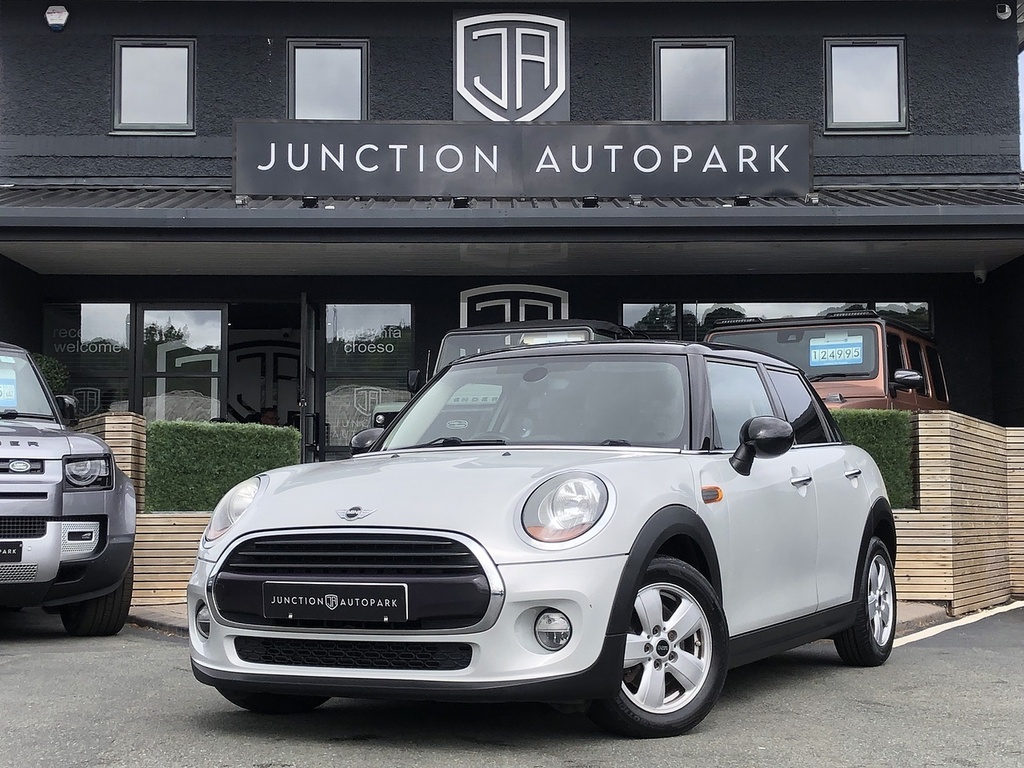 Mini Hatch Cooper D White #2