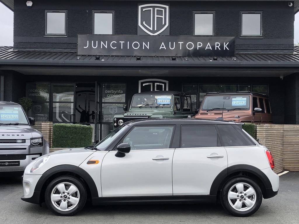 Mini Hatch Cooper D White #4