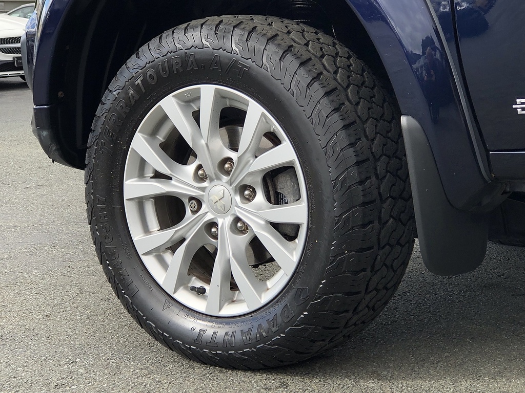 Mitsubishi L200 L200 4Work Club Cab Di-d 4X4 Silver #13