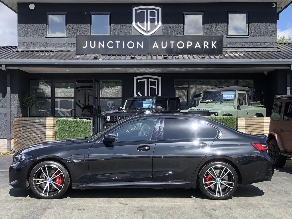 BMW 3 Series 330E M Sport Blue #4