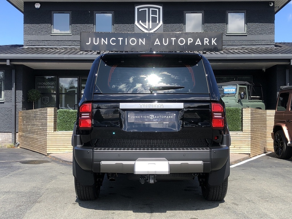 Toyota Land Cruiser D Black #5