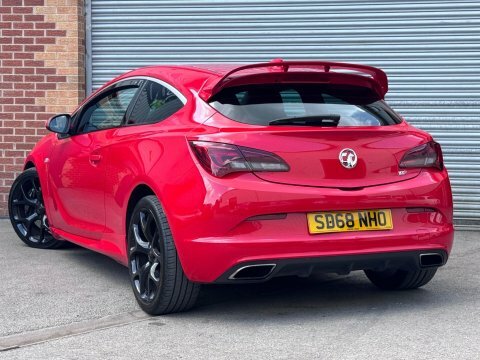 Vauxhall Astra GTC 2.0T Vxr Euro Red #2