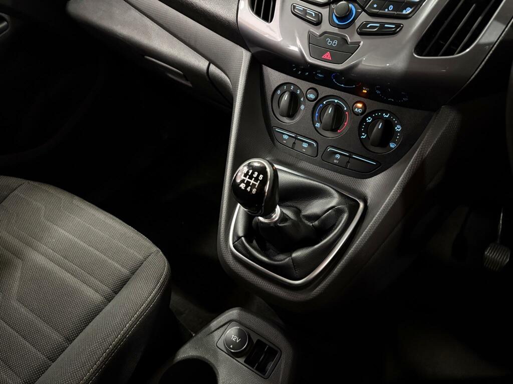 Ford Grand Tourneo Connect 1.5L Titanium White #26