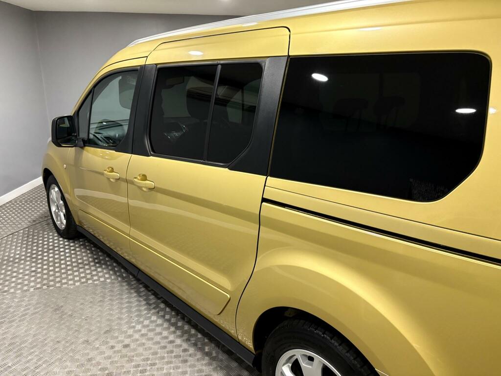 Ford Grand Tourneo Connect 1.5L Titanium White #41