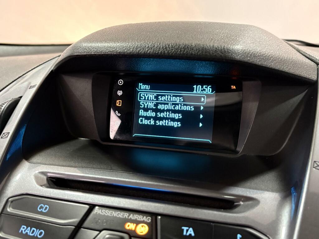 Ford Grand Tourneo Connect 1.5L Titanium White #21