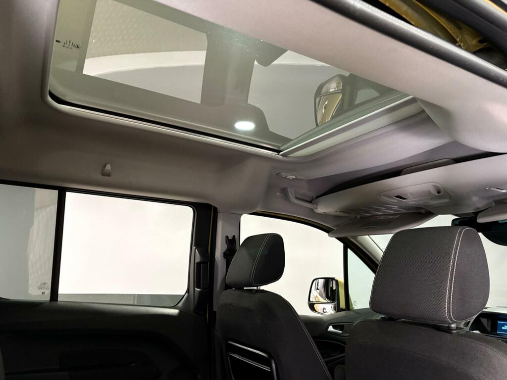 Ford Grand Tourneo Connect 1.5L Titanium White #29