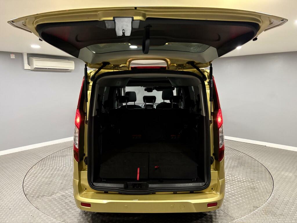 Ford Grand Tourneo Connect 1.5L Titanium White #36
