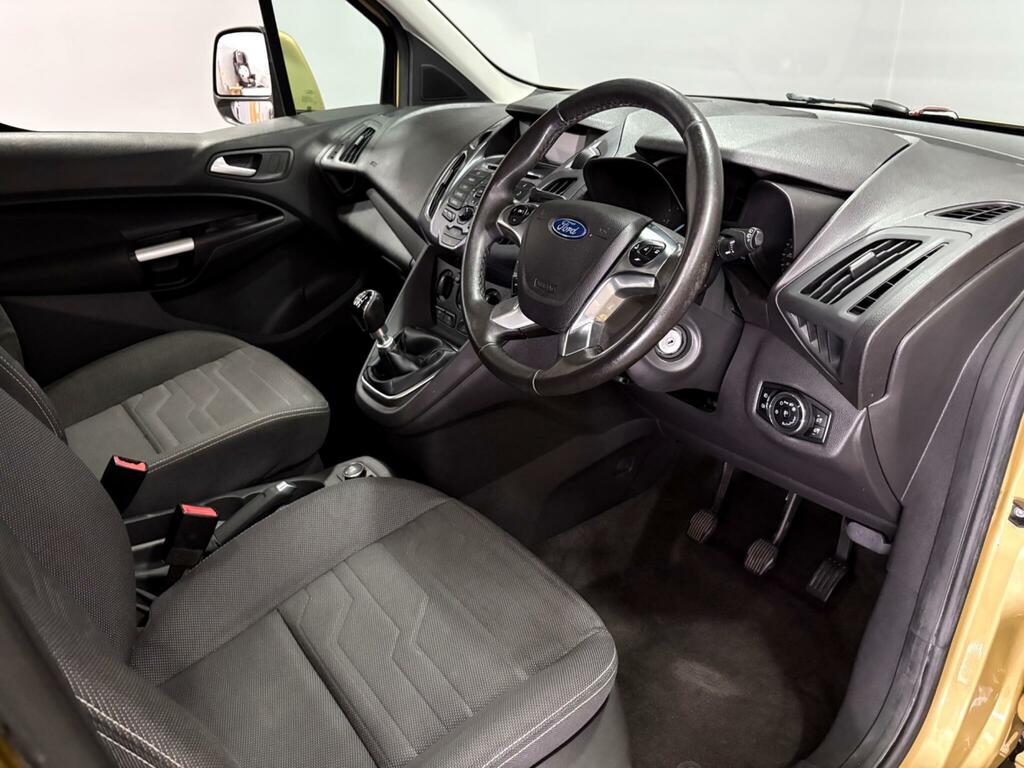 Ford Grand Tourneo Connect 1.5L Titanium White #9