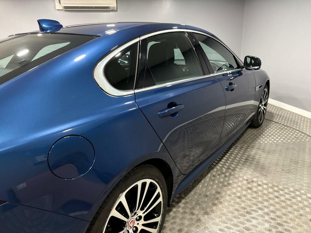 Jaguar XF Jaguar Sportbrake 2.0 D200 R-dynamic Se Bla Grey #48