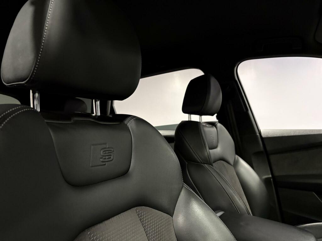 Audi Q7 Black Edition  #13
