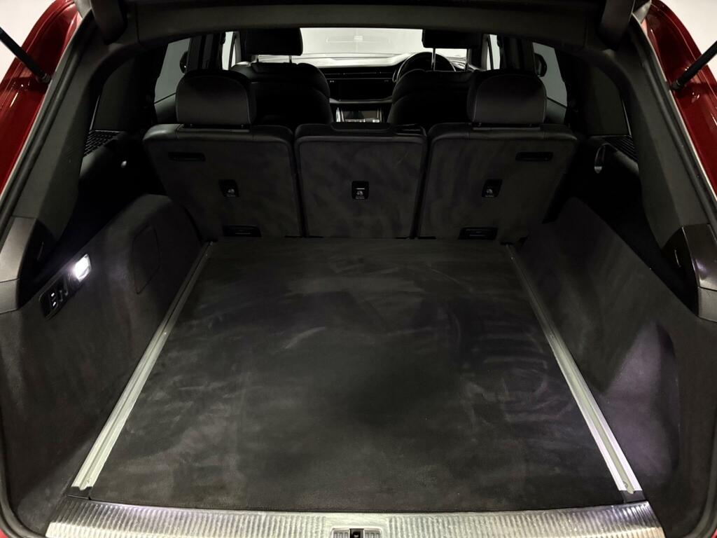 Audi Q7 Black Edition  #46