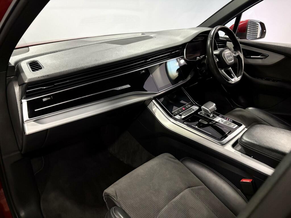Audi Q7 Black Edition  #11