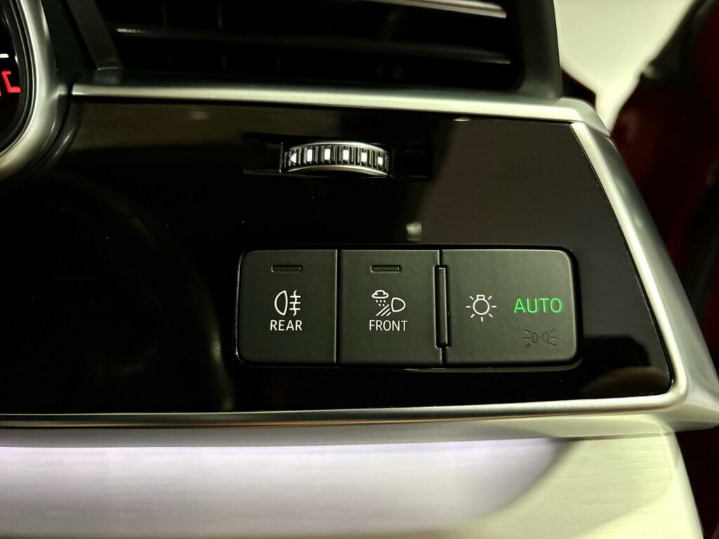 Audi Q7 Black Edition  #37