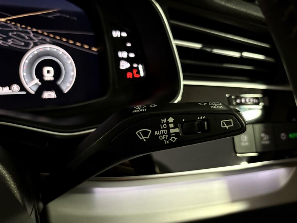 Audi Q7 Black Edition  #21