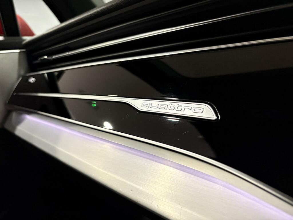 Audi Q7 Black Edition  #36