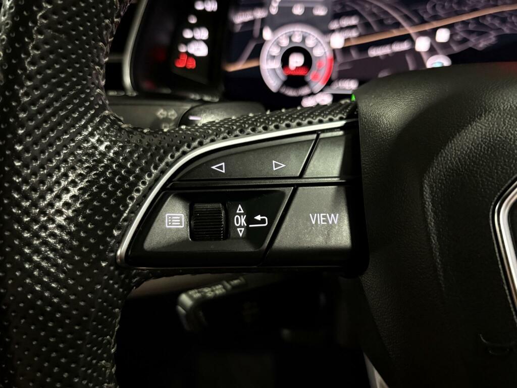 Audi Q7 Black Edition  #17