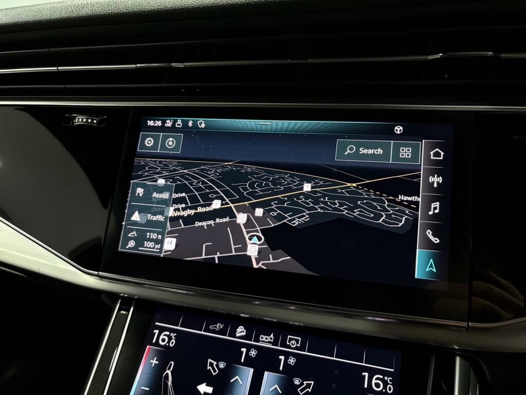 Audi Q7 Black Edition  #23