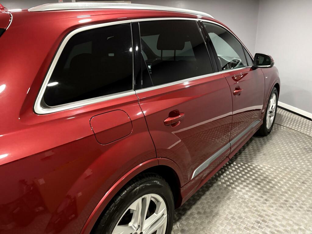 Audi Q7 Black Edition  #51