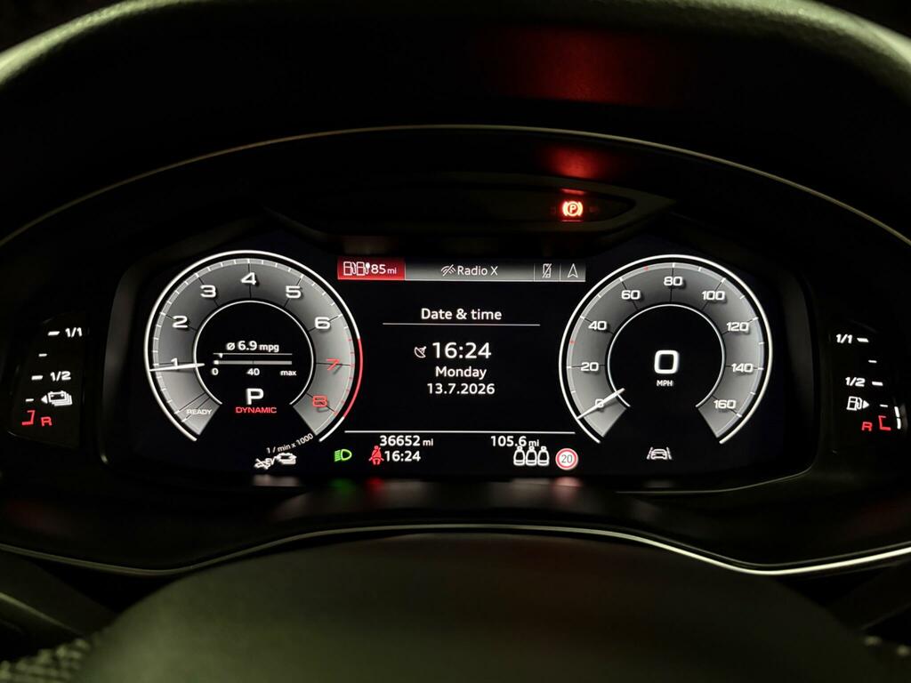 Audi Q7 Black Edition  #18