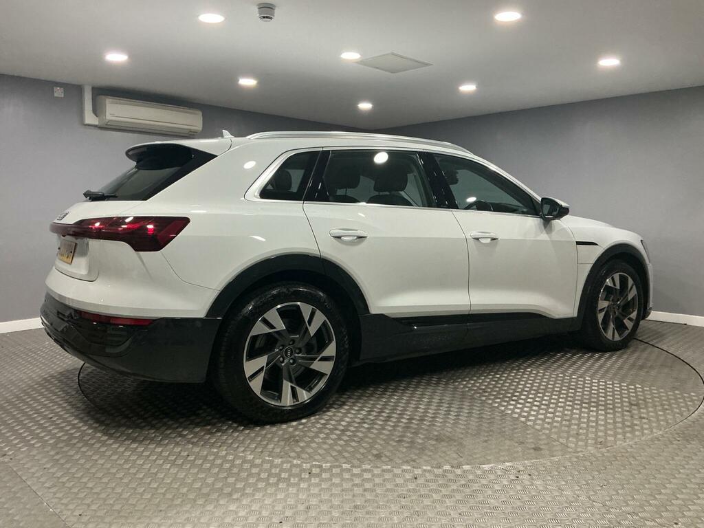 Audi Q8 e tron 50 Sport Quattro 95Kwh 11Kw Charger White #3