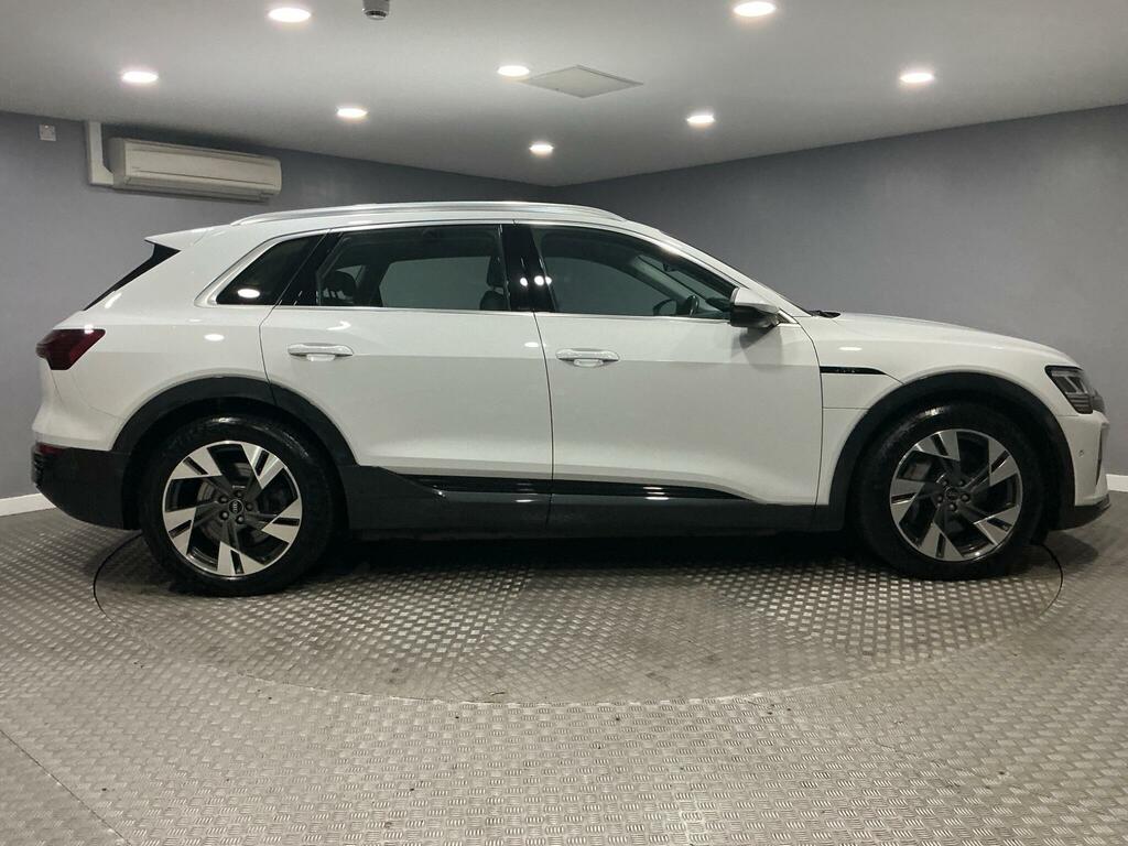 Audi Q8 e tron 50 Sport Quattro 95Kwh 11Kw Charger White #2
