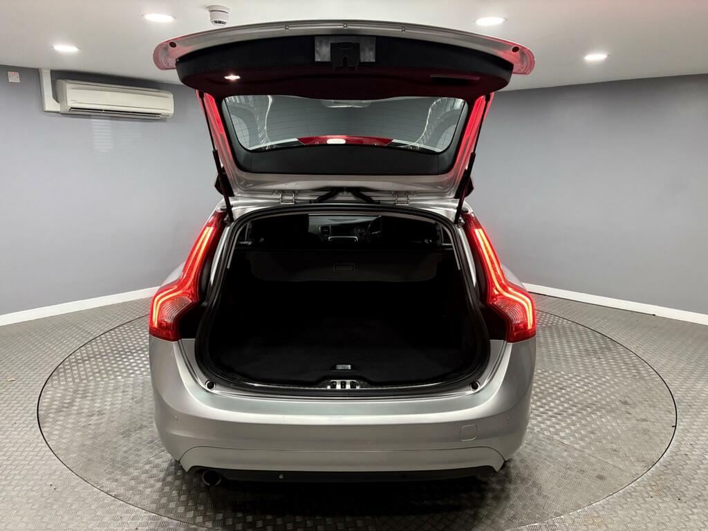 Volvo V60 D2 Se Estate Grey #37