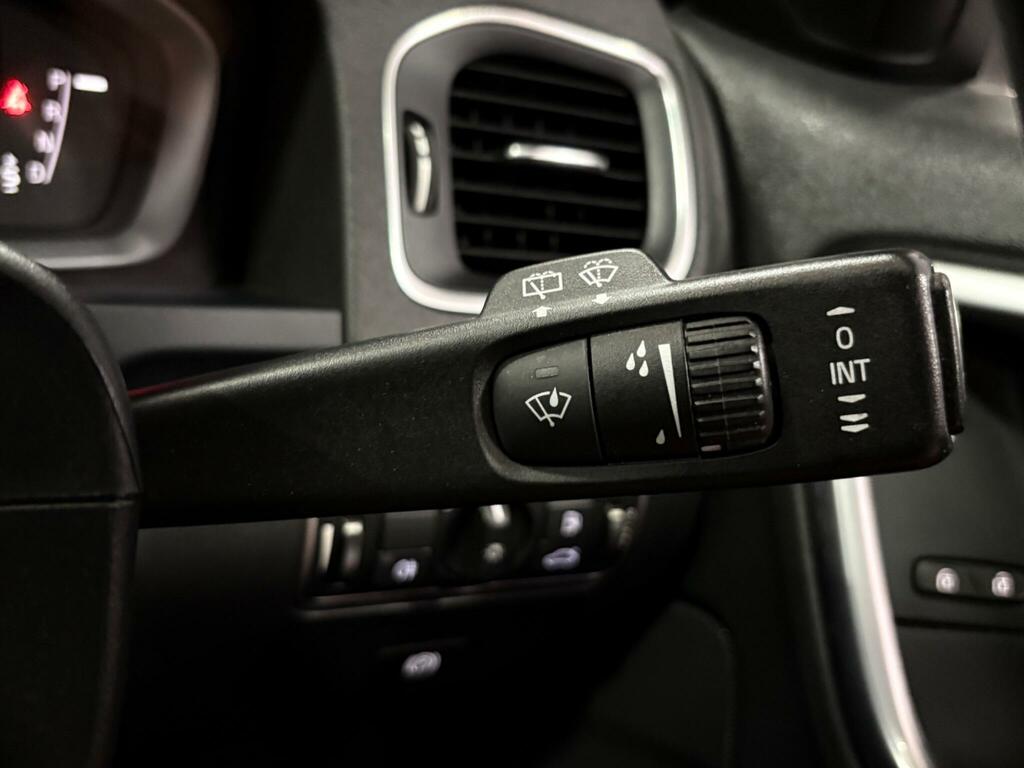 Volvo V60 D2 Se Estate Grey #18